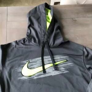 Large Nike Therma Fit Sweatshirt